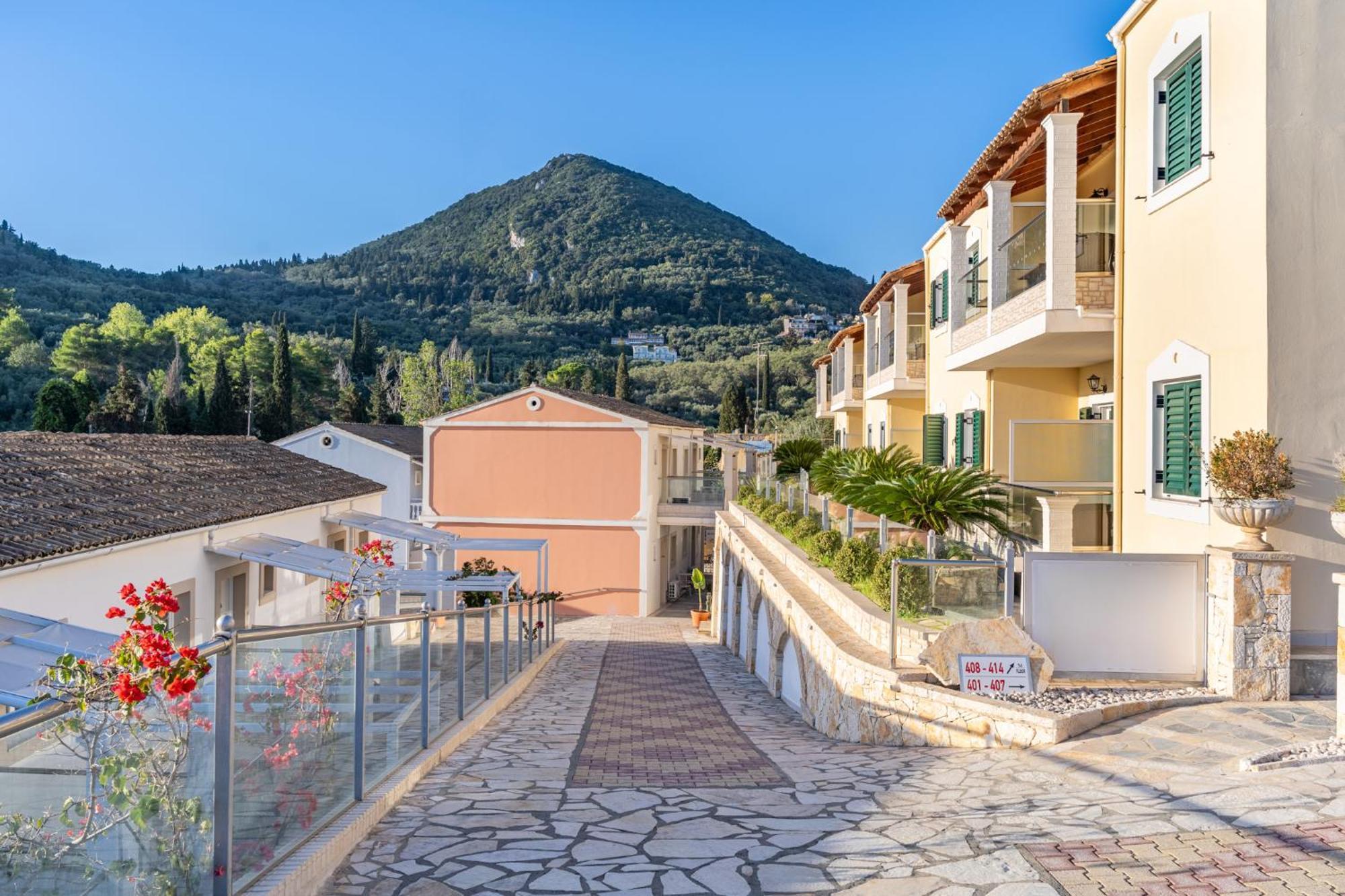 Loulass Village Aparthotel Mesongi Exterior photo
